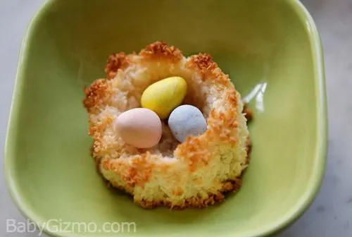 Macaroon Bird Nest Snack