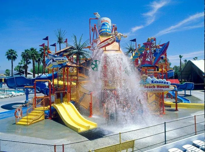 knotts soak city