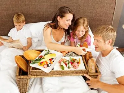 Breakfast In Bed Ideas For Mother’s Day