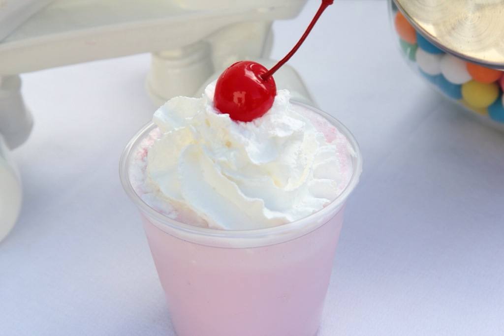 strawberry shake with whipped cream