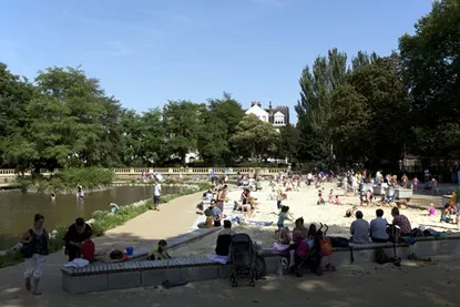 Travel Review: Bishop’s Park in Fulham, London