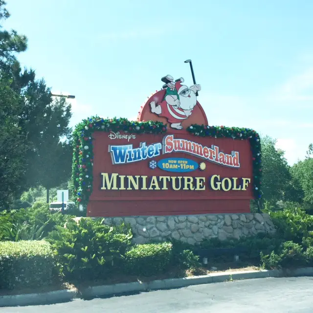 Mini Golf sign