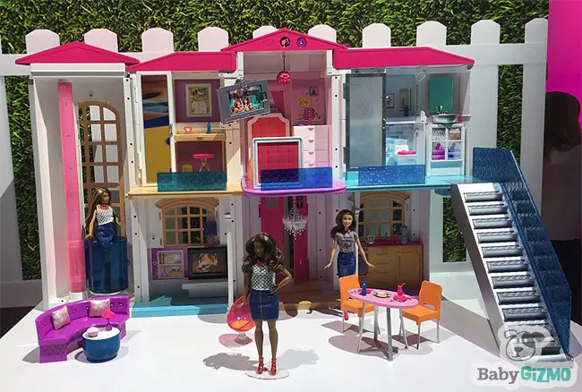 Smart-Connected Dollhouses : Hello Barbie Dreamhouse