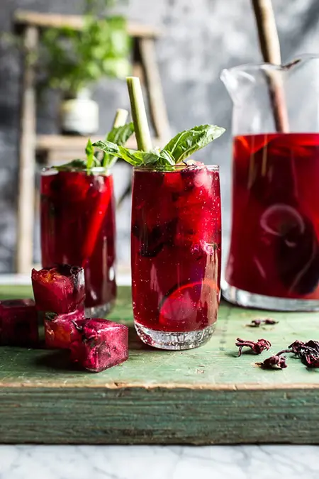 Hibiscus-lemongrass-Basil-and-Honey-Sweet-Iced-Tea-1