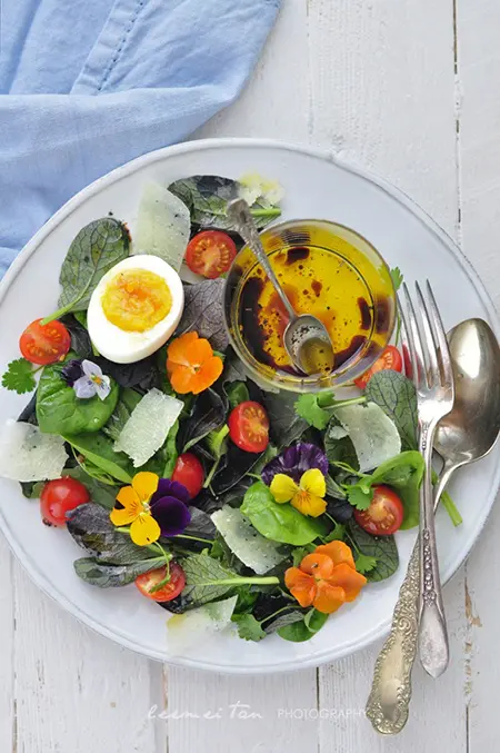 microleave-and-edible-flower-salad