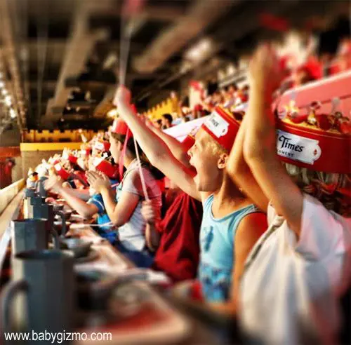 kids cheering at Medieval Times