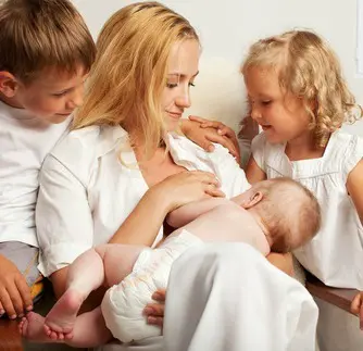 Breastfeeding Your Baby: How to Explain It and Prepare Your Oldest Child