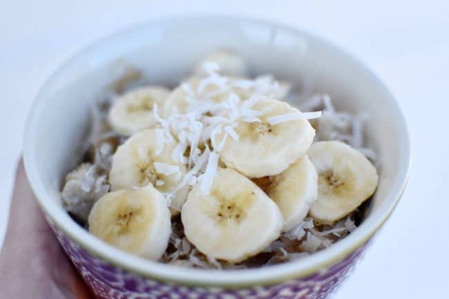 20+ Oatmeal Toppings That Will Make Back to School Breakfasts Extra Fancy