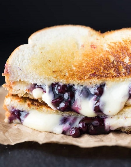 blueberry brie grilled cheese