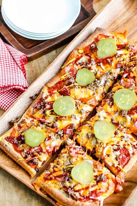 cheeseburger pizza