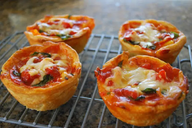 mini deep dish pizza