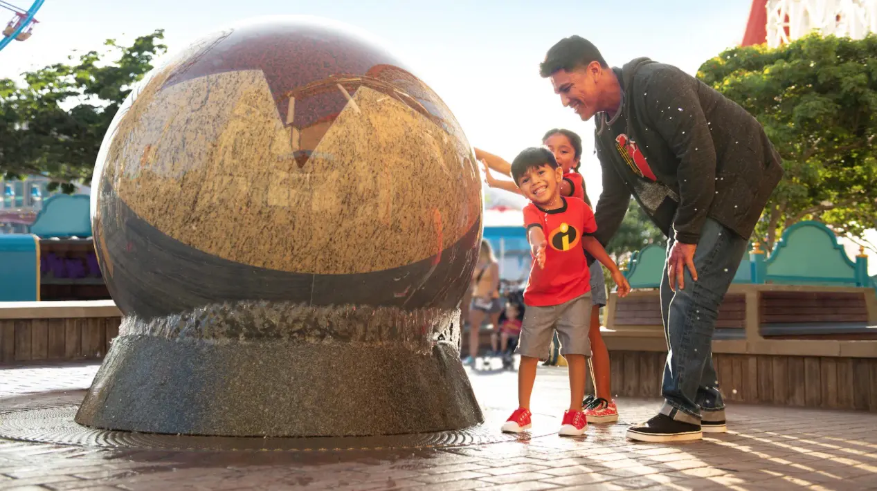 luxo ball water fountain disneyland