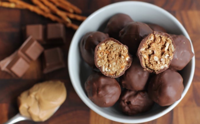 peanut butter pretzel bites in a bowl