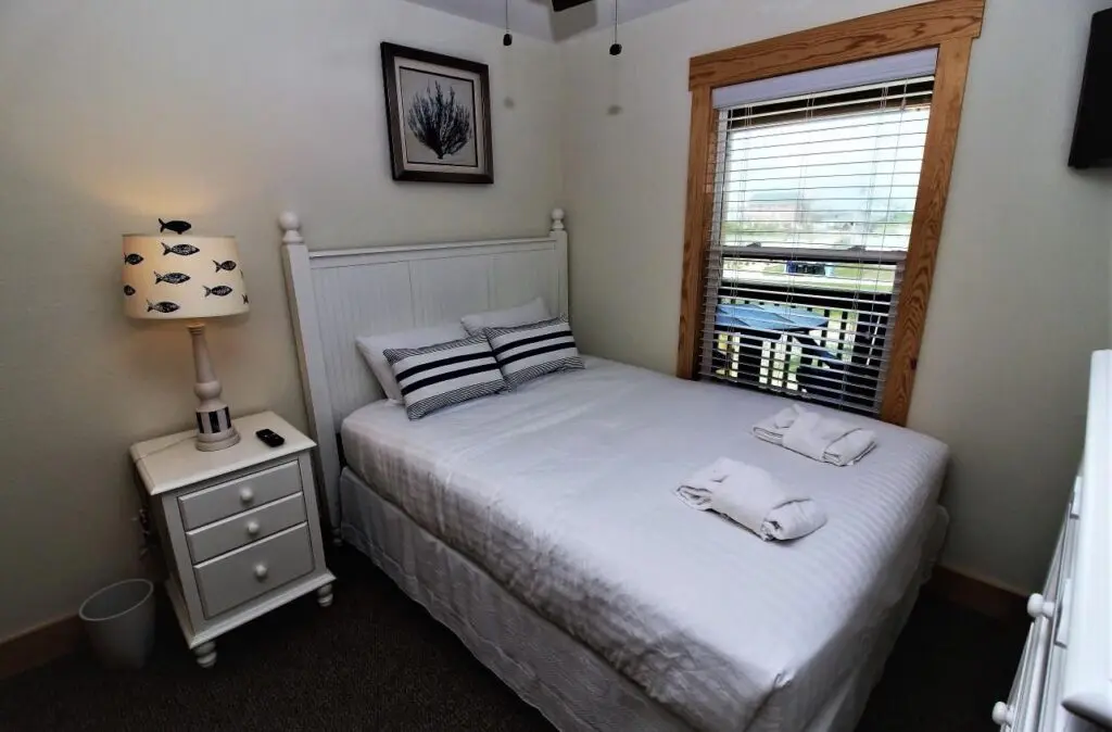 Whalebone Cottage bedroom