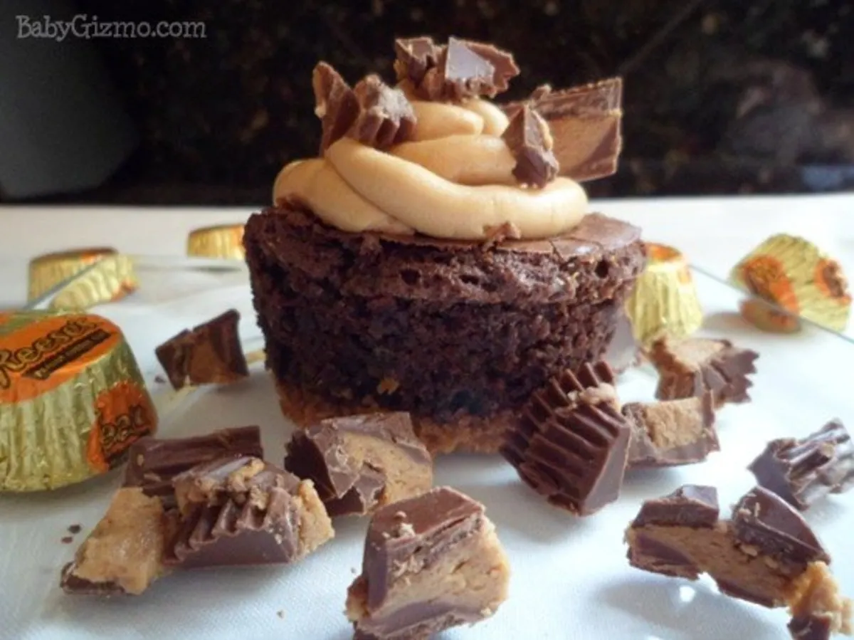 brownie cupcakes with peanut butter candies