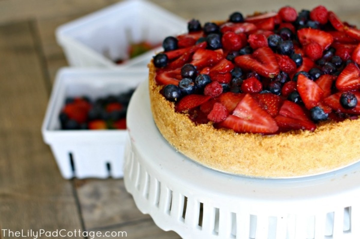 Cheesecake with three kinds of berries