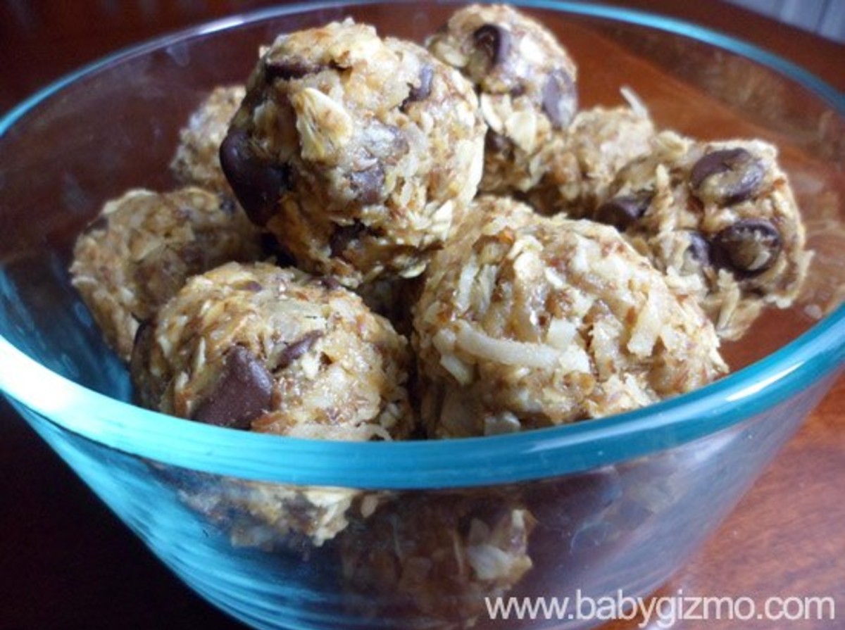 No-Bake Energy Balls in a glass bowl 