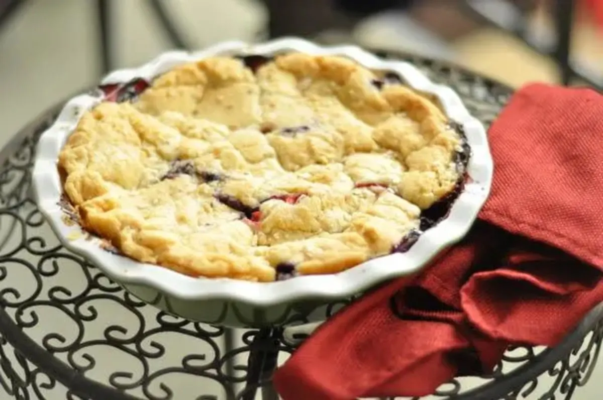 Sugar cookie summer berry crisp