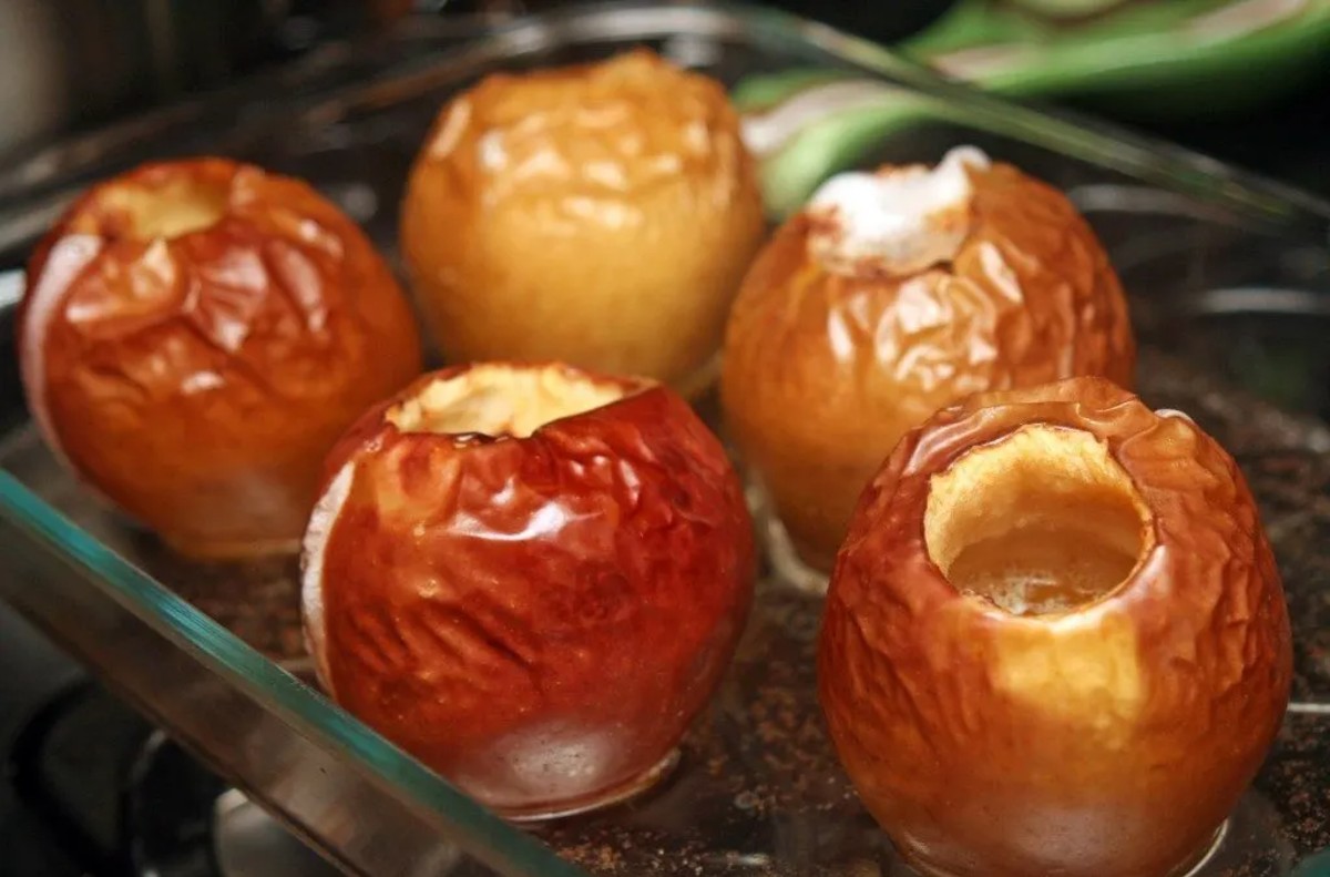 4 The Versatile Baked Apple in a glass tray