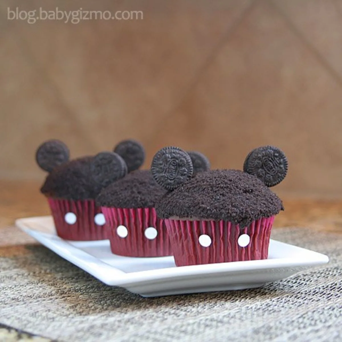 3 mickey mouse cupcake 