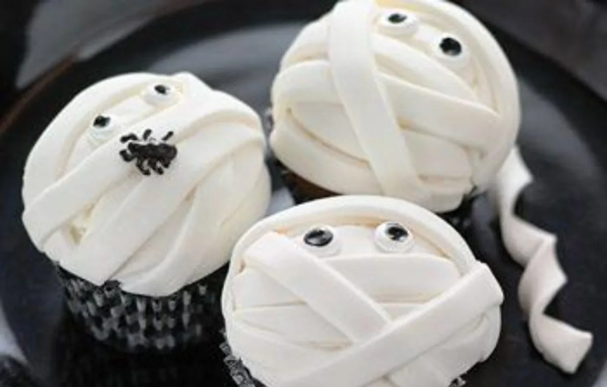 Mummy cupcakes