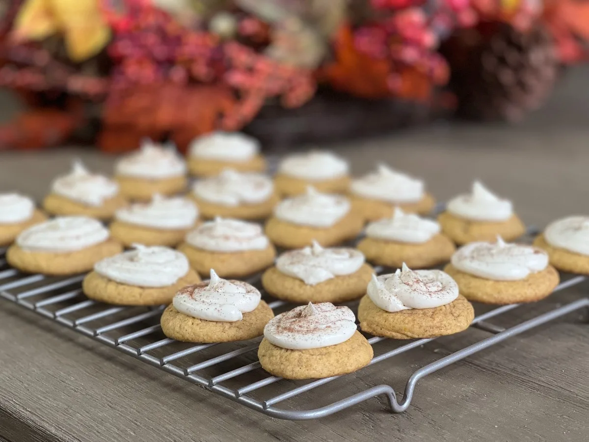 crumbl caramel pumpkin cookies