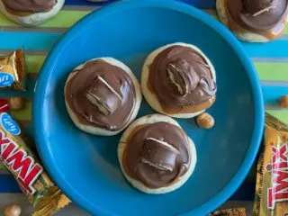 Crumbl Twix Cookies