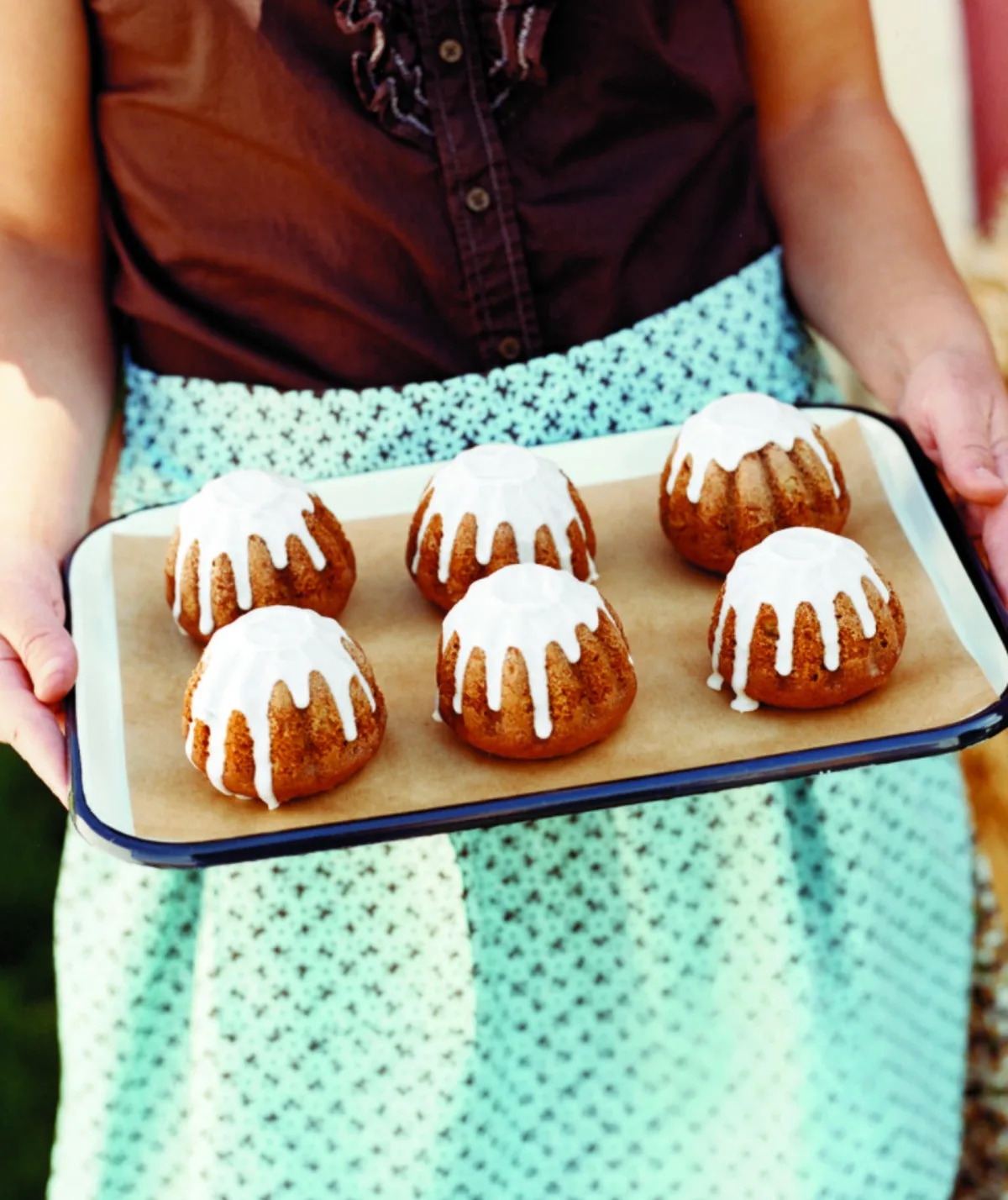 Apple-Cardamom Cakes with Apple Cider Icing