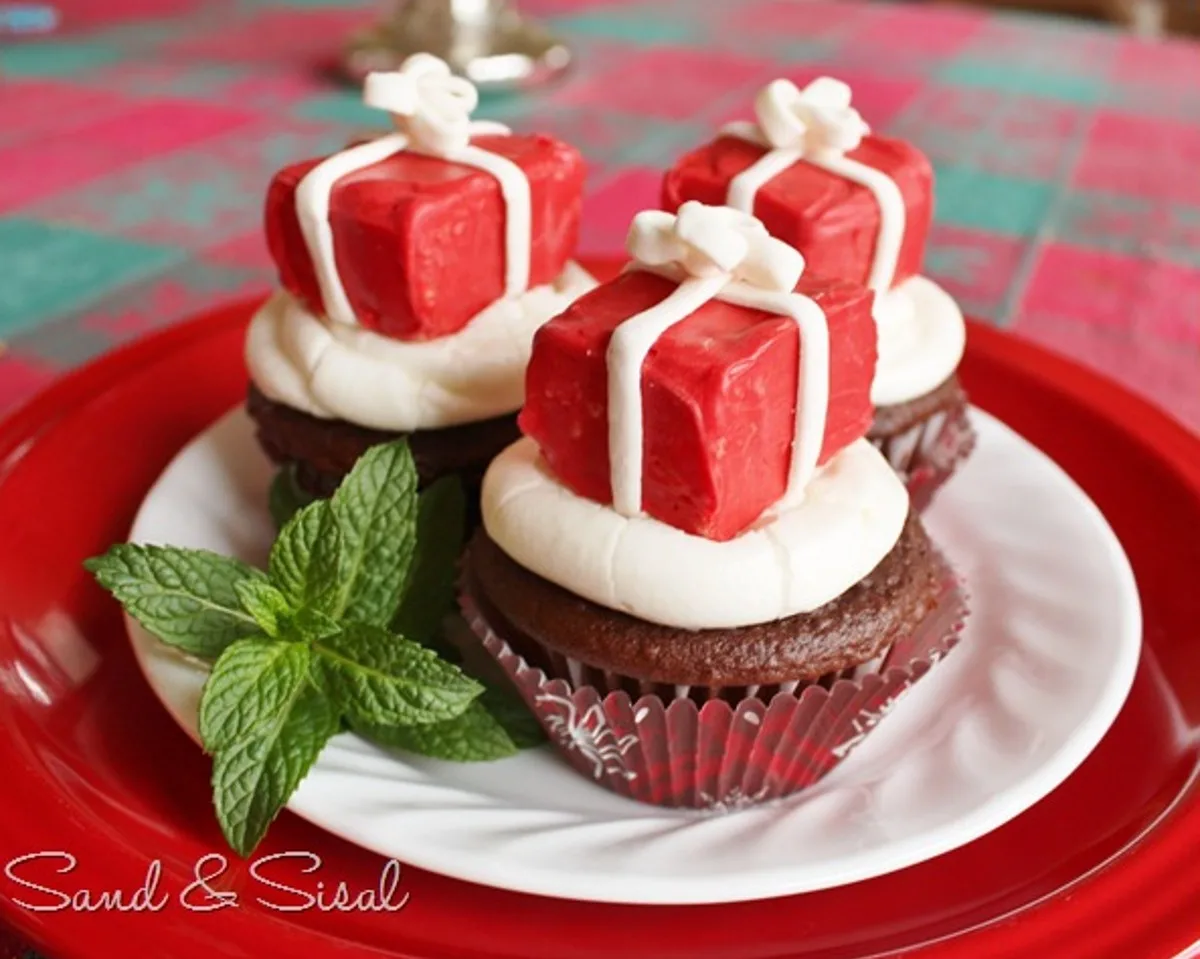 Holiday Gift Cupcakes