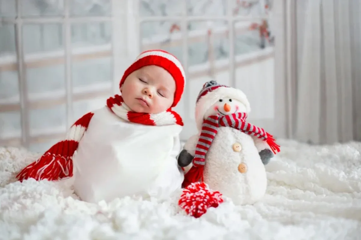 baby snowman photography