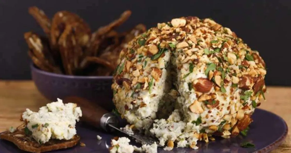 Blue and Maple Cheeseball