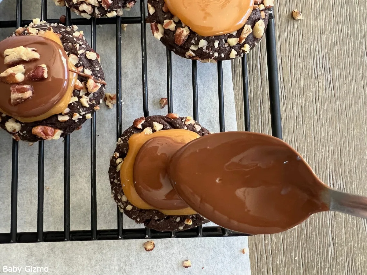 Crumbl Turtle Cookies with Chocolate