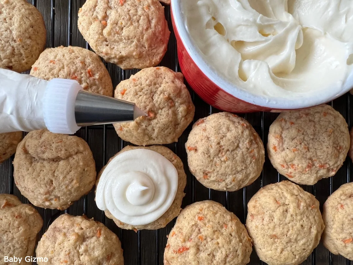 Carrot Cake Cookies frosting