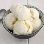 HOMEMADE VANILLA BEAN ICE CREAM