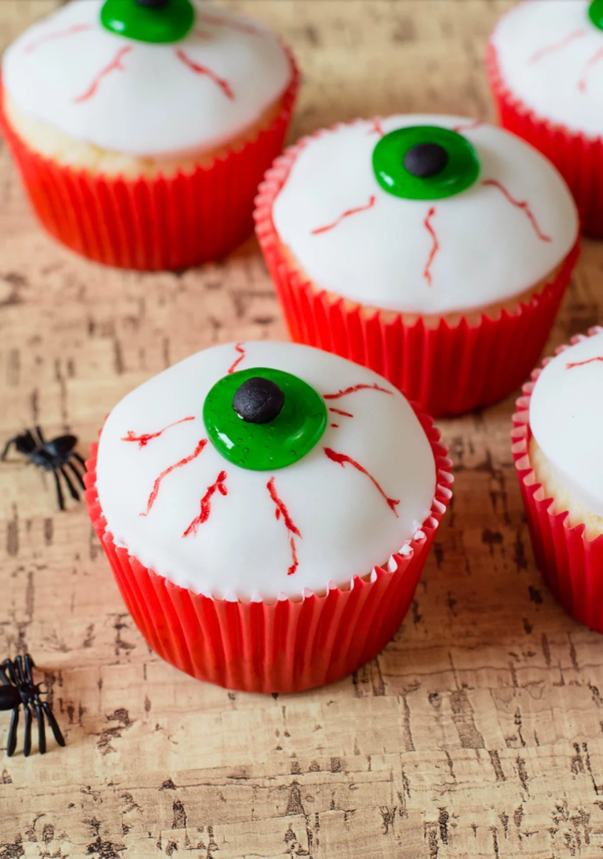 Eyeball Cupcakes