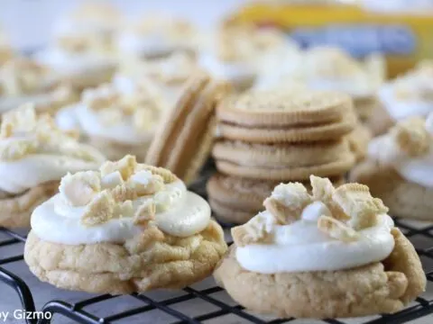 Crumbl Oreo Golden Cookies