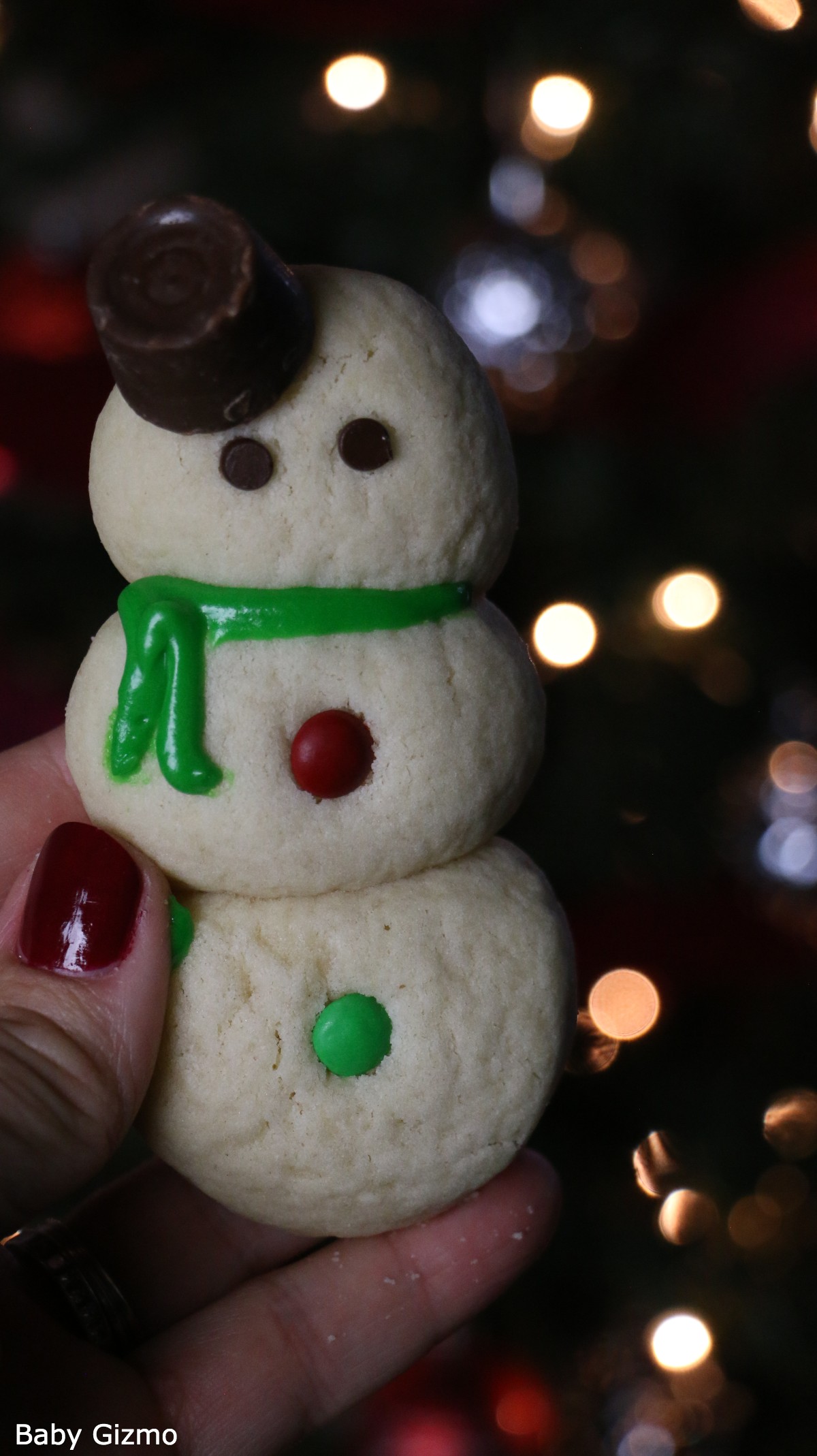 Snowman Cookies by Tree