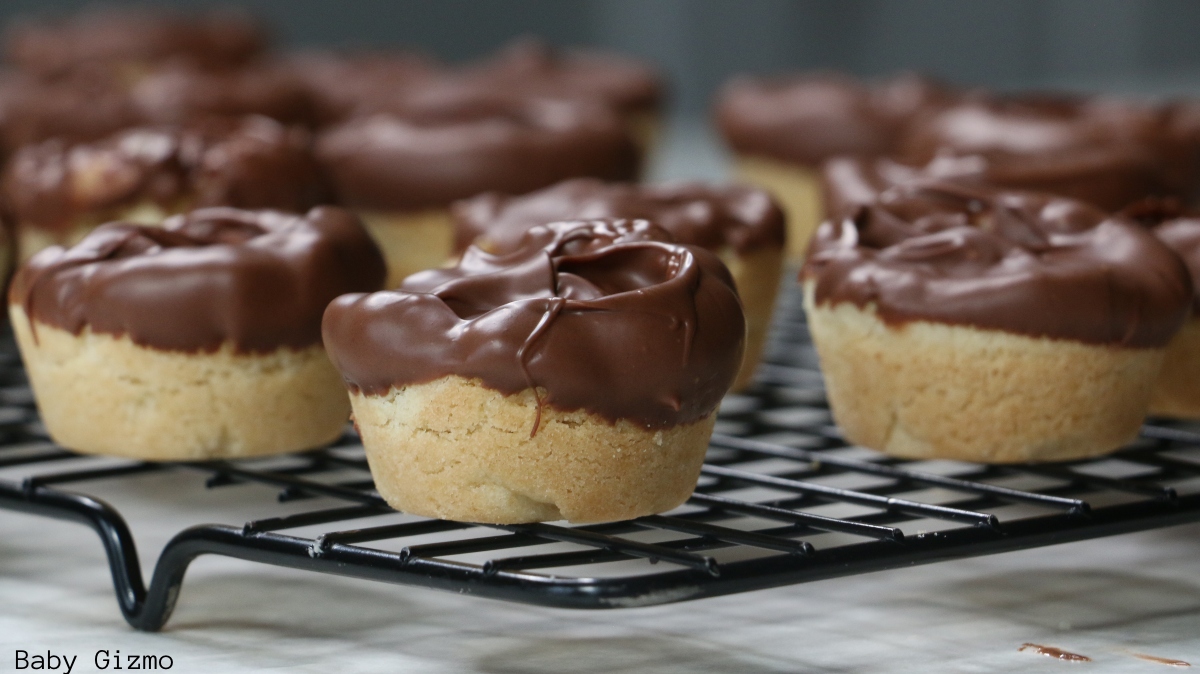 twix Cookie Cups with chocolate