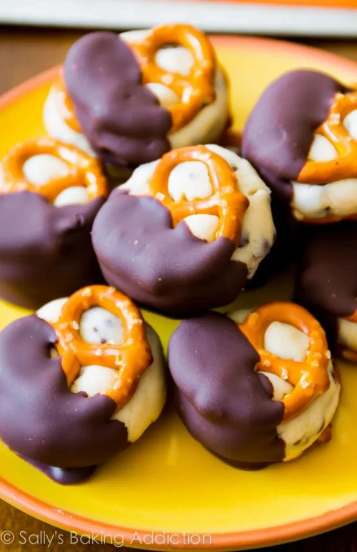 Cookie dough pretzel bites