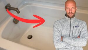 how to clean a bathtub